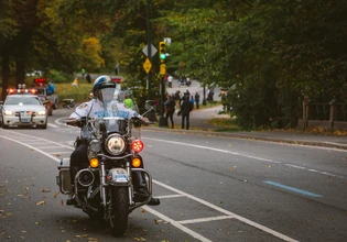 Επιθέσεις με κατσαβίδι και μαχαίρι στο Central Park με δύο τραυματίες – Ερευνάται αν ήταν «έγκλημα μίσους»