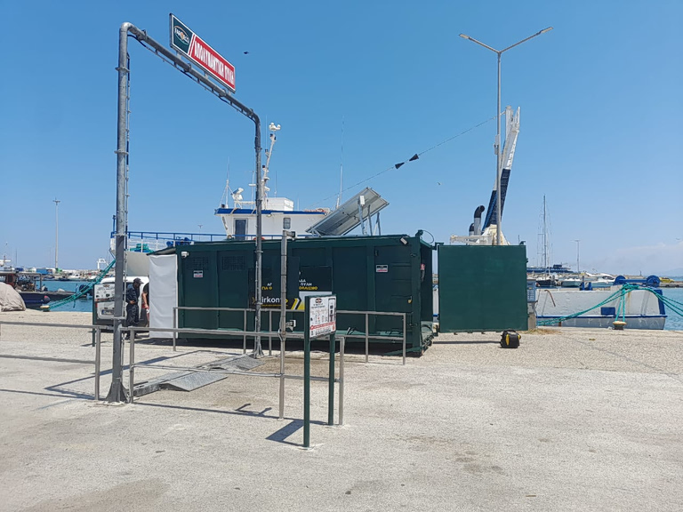 24ωρος σταθμός απολύμανσης στην πύλη εισόδου του λιμανιού Κυλλήνης