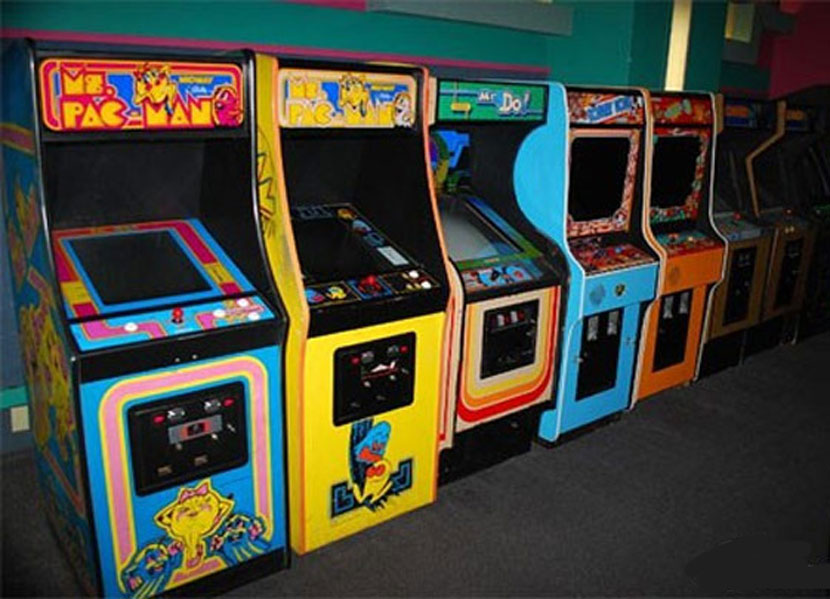 Игровые автоматы 90 е. Arcade 80s. Игровой аппарат 80s. Аркадные автоматы 80-х.